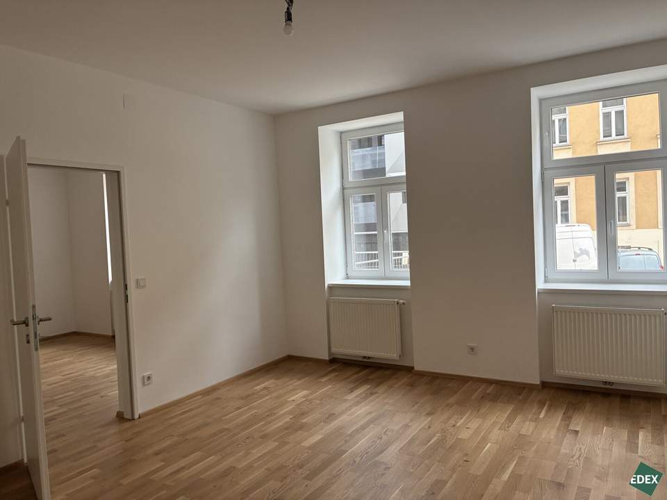 Erstbezug nach Sanierung – Charmante 2-Zimmer-Altbauwohnung