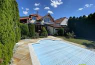 Sehr charmantes Einfamilienhaus mit traumhaftem Pool, Wintergarten, großem Carport und Garten mit einigen Extras