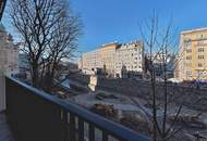 Sanierte Altbauwohnung mit Balkon und zwei Schlafzimmern