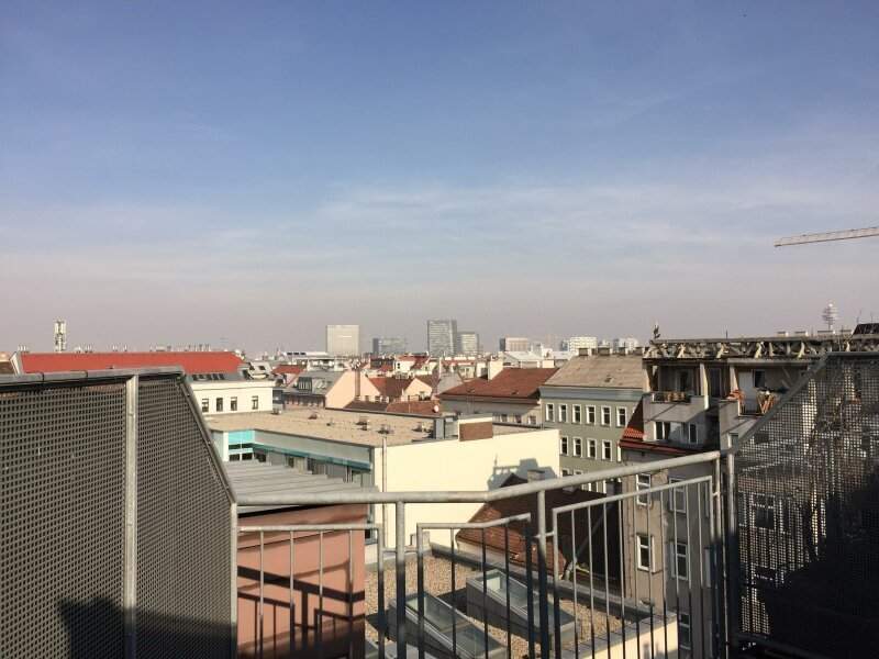 Dachgeschosswohnung in 1100 Wien: 4 Zimmer, Balkon, modern und großzügig! nur 399.000,-