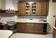 Vielseitiges Zweifamilienhaus in zentraler Lage von Asparn/ Zaya – ideale Gelegenheit für Familien und Mehrgenerationenwohnen