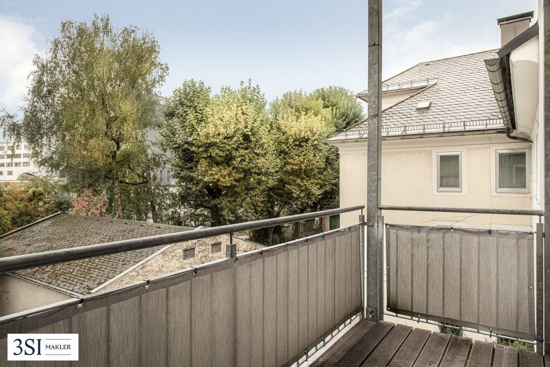 Helle, ruhige 2-Zimmer-Wohnung mit Balkon in zentraler Stadtlage