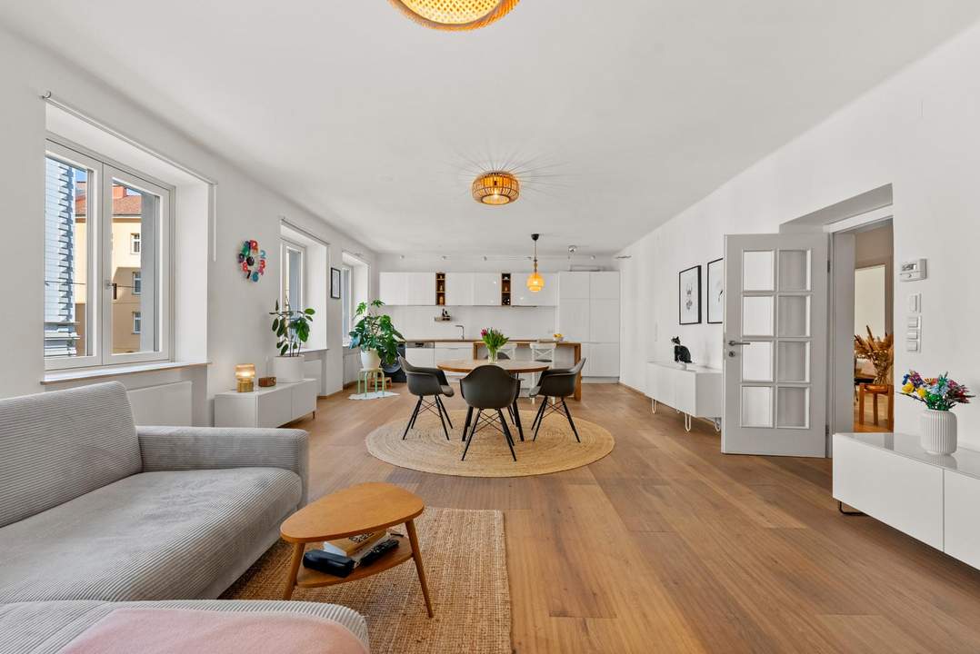Zentrumslage! Altbaujuwel &amp; große Balkon-Oase in den Innenhof