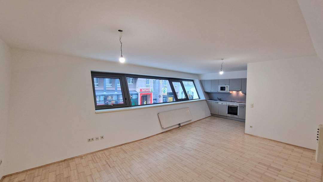 Kaiserstraße: LOFT-Wohnung Nähe Burggasse im Architektenhaus