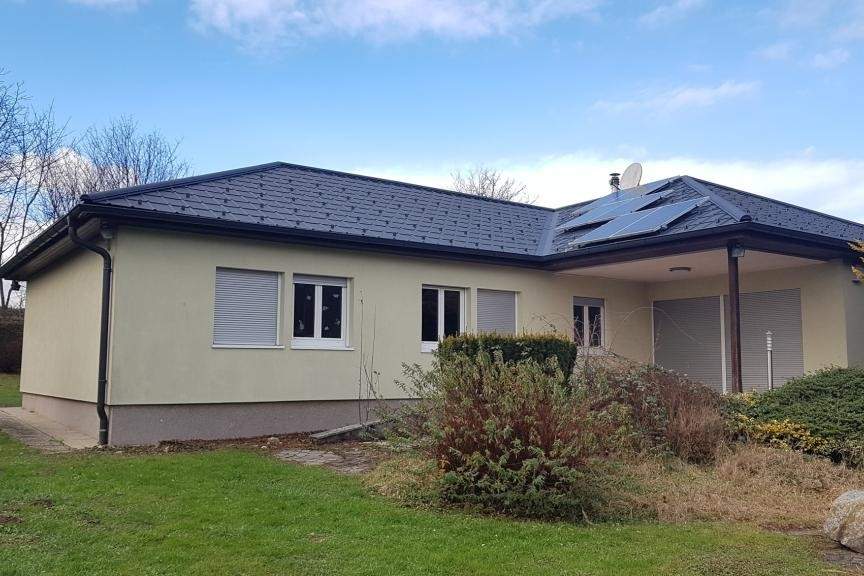 CHARMANTES EINFAMILIENHAUS MIT SCHÖNEM GRUNDSTÜCK, Haus-miete, 1.700,00,€, 3443 Tulln