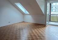Sonnige Wohnung mit Balkon!