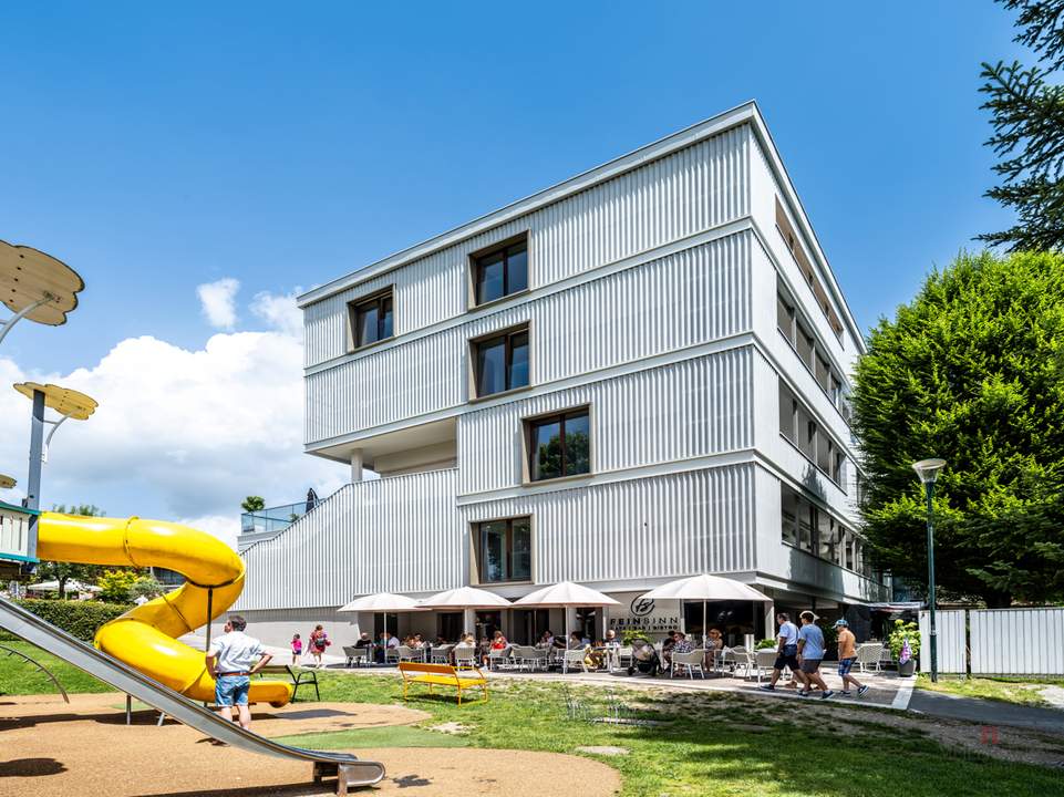 Ihr Café / Bar im Herzen von Velden am Wörthersee – Toplage direkt im Kurpark