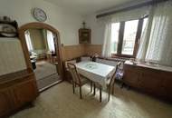 Sanierungsbedürftiges Haus mit einem schönen großen Garten