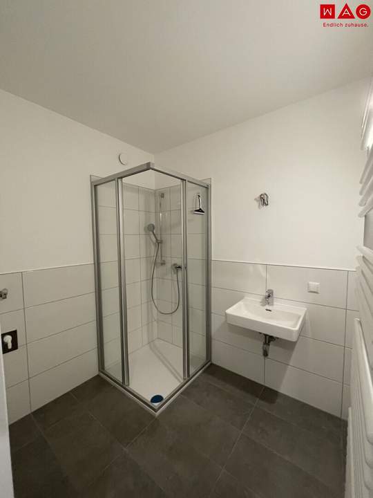 Sanierte Familienwohnung mit neuem Badezimmer ab 01.11.2026