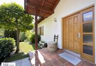 Zuhause am Schafberg: Bungalow mit Pool &amp; zusätzlichem Grundstück