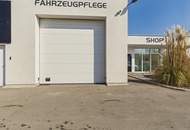 Fahrzeugaufbereitungs-Halle mit Shop bei hochfrequentiertem Waschpark