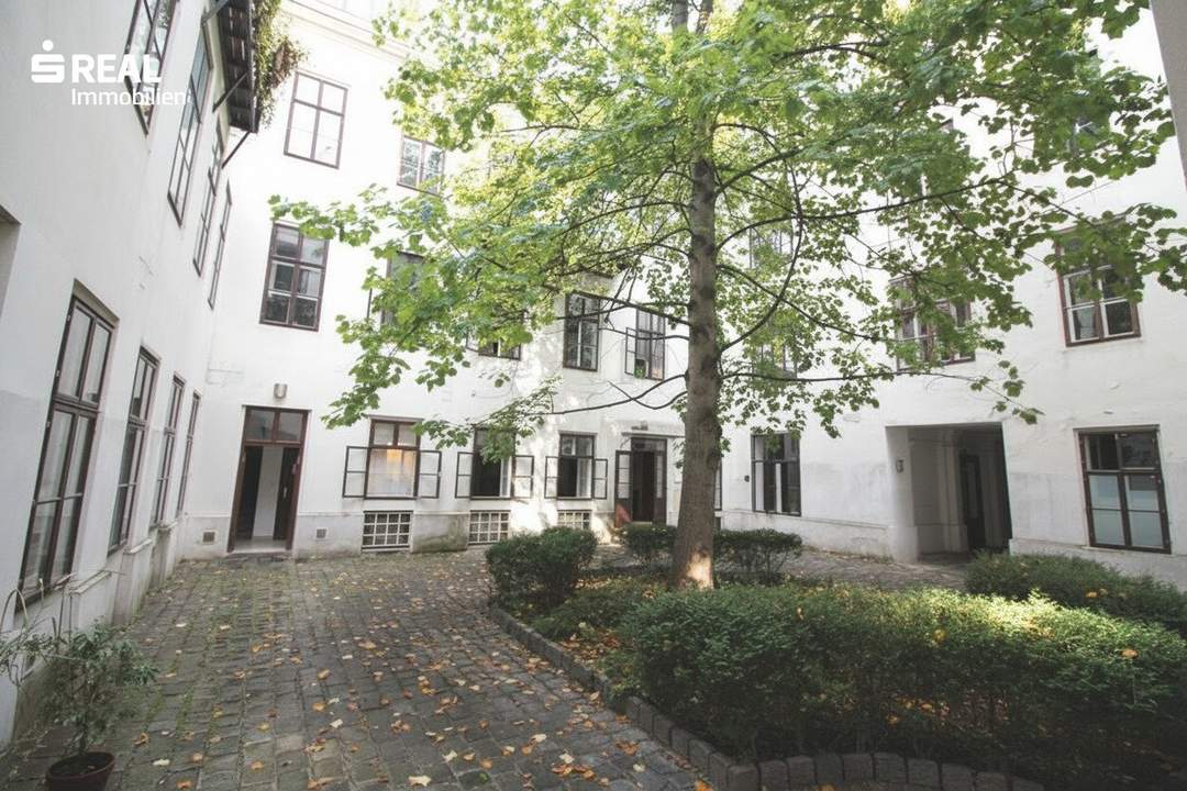 Bürofläche im Altbau, Hofruhelage ebenerdig ca. 102 m²