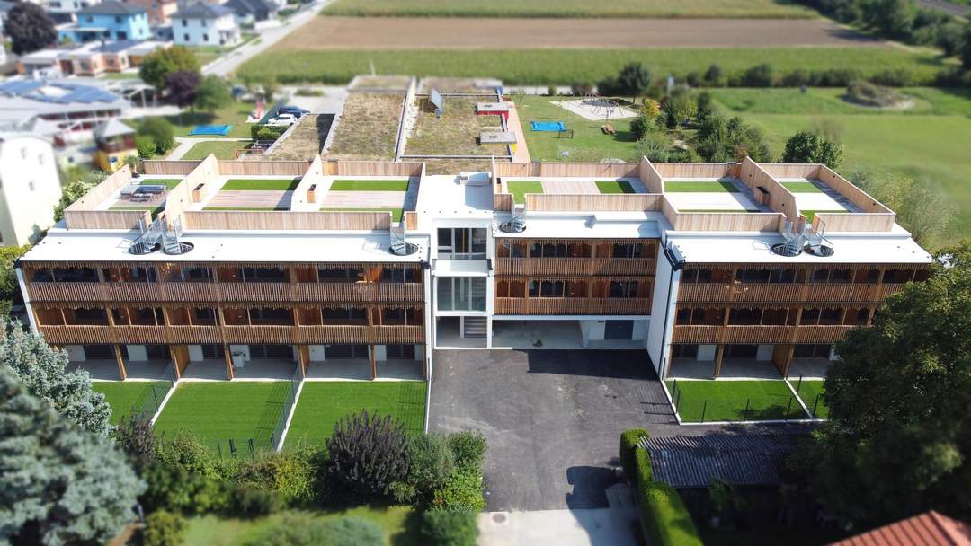 NEUBAU ERSTBEZUG WOHNUNG MIT DACHGARTEN IN ÖKOLOGISCHER BAUWEISE