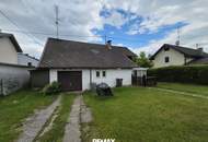 Bagger oder Bastler - Abrisshaus auf großem Grund