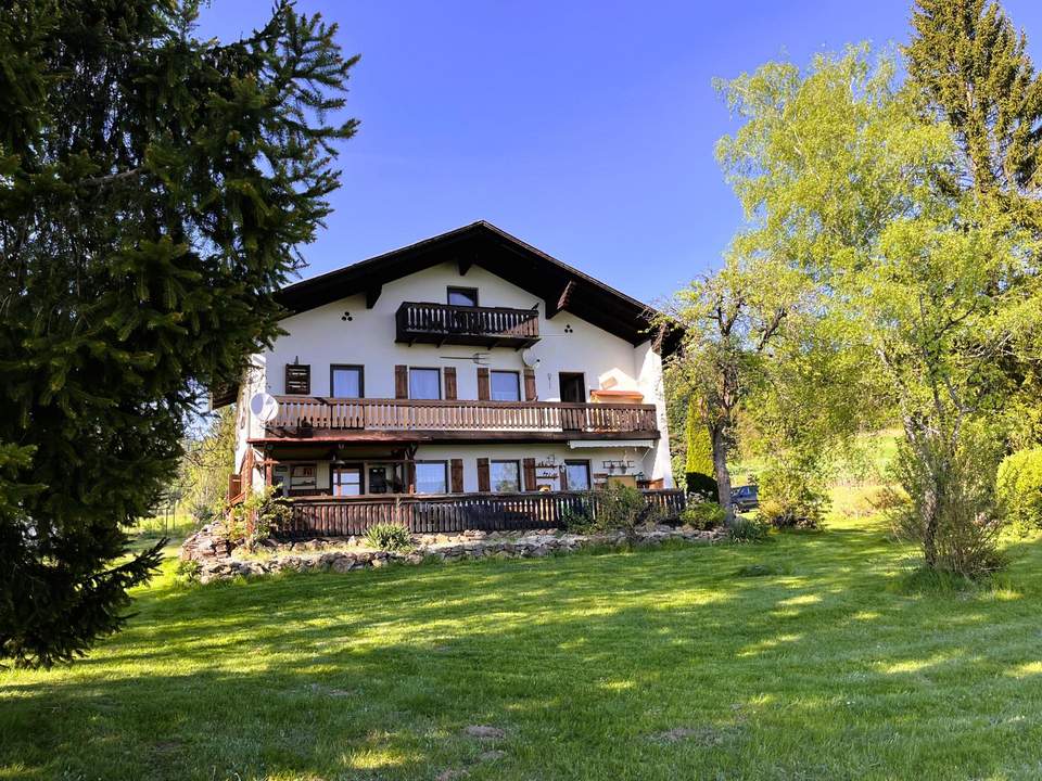 Idyllisch Wohnen mit Weitblick auf 4.367 m² Baugrund