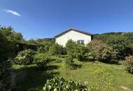Charmantes 4 Zimmer-Einfamilienhaus mit Garten, Balkon & Garagen