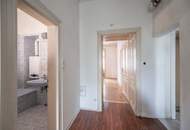 ++NEU++ Sanierungsbedürftige 4-Zimmer Altbauwohnung mit Terrasse in fantastischer Lage!