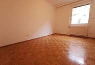 Hereinspaziert, ich bin fertig zum Einzug, mit 2 schönen Zimmern.