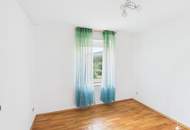 3-Zimmer Wohnung mit Gestaltungspotenzial in attraktiver Lage. Seeboden. Indoor Pool. Touristische Vermietung. Stellplätze.