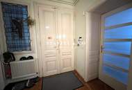 KLASSISCHES ALTBAUAPARTMENT MIT BALKON