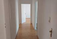 Zentrale 4-Zimmer-Wohnung mit Balkon und perfekter Infrastruktur