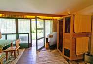 Idyllisches Landhaus in Wohnsiedlung am Waldesrand mitten im Triestingtal, südliches Bergland vor Wien