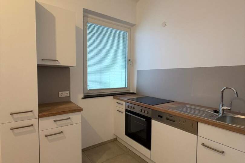 ERSTBEZUG nach Renovierung – großzügige Wohnung im Zentrum mit Terrasse zu vermieten, Wohnung-miete, 1.298,64,€, 7000 Eisenstadt(Stadt)