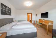 Hotel mit Gastwirtschaft und malerischem Gastgarten (Provisionsfrei)