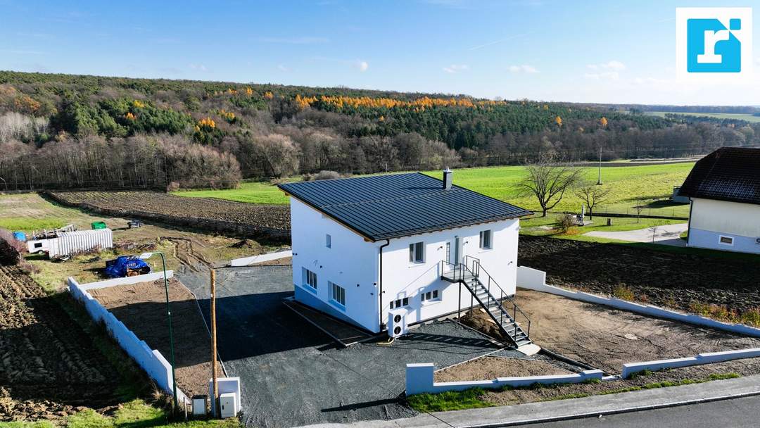 Neuwertiges Einfamilienhaus mit Fernblick &amp; XXL-Keller