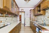 Auvorstadt: Helle 3-Zimmer-Wohnung mit Loggia, Schwedenofen & Parkplatz!