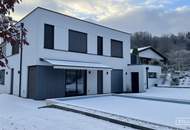 GABLITZ | modernes Einfamilienhaus mit tollem Ausblick über Gablitz | Pool | luxuriöse Ausstattung | Bj 2024 | ZELLMANN IMMOBILIEN