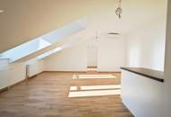 KLIMATISIERTE, SANIERTE 2-ZIMMER DG WOHNUNG