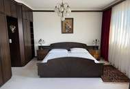 >>> KAUFANBOTE LIEGEN VOR <<< Großzügiges Haus mit Potenzial und verschiedenen Nutzungsmöglichkeiten