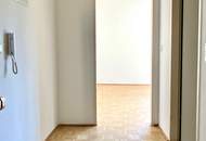 HELLE FREUNDLICHE 2 ZIMMER Wohnung am MUSILPLATZ