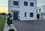 Neuwertiges Wohnhaus in ruhiger Lage