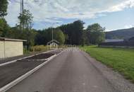 Mehrfamilienhaus mit Gewerbegrundstück