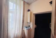 Stilvolle 2-Zimmer-Altbauwohnung in Hofruhelage – möbliert und sofort bezugsbereit