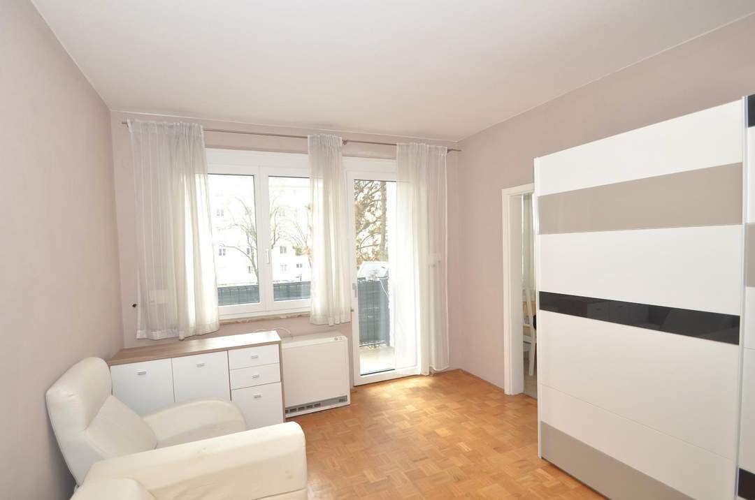 1,5-Zimmer-Wohnung NUR 300 m von der TU Inffeld, inkl. Parkplatz und Loggia!