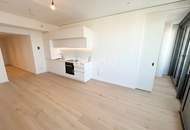 Erstklassige 2 Zimmer Wohnung im 43.Stock! Erstbezug inkl. Doorman, Gym, Sauna, Pool, Bar!