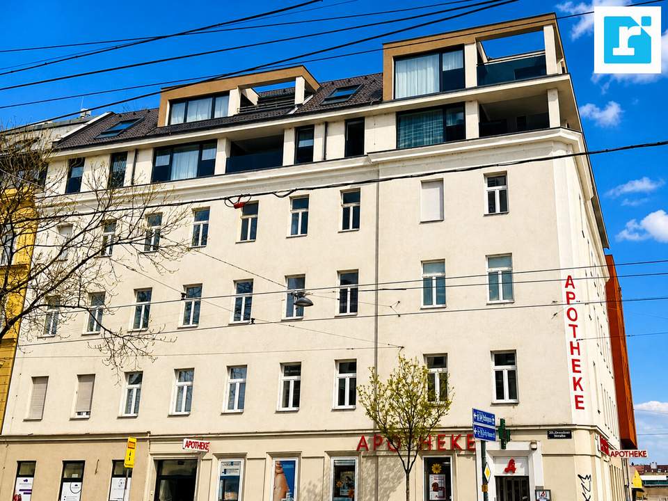 Wohnen mit Weitblick: Neuwertige Dachgeschosswohnung mit Balkon in Wien-Brigittenau
