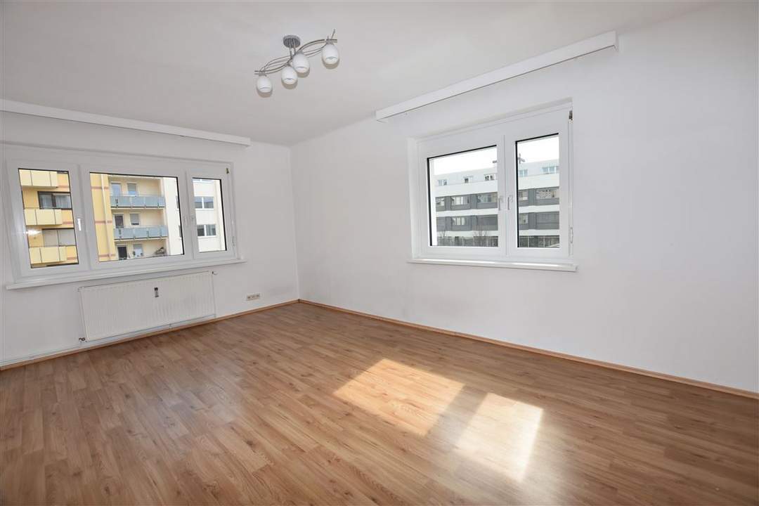 Helle 2-Zimmer Wohnung in generalsaniertem Wohnhaus