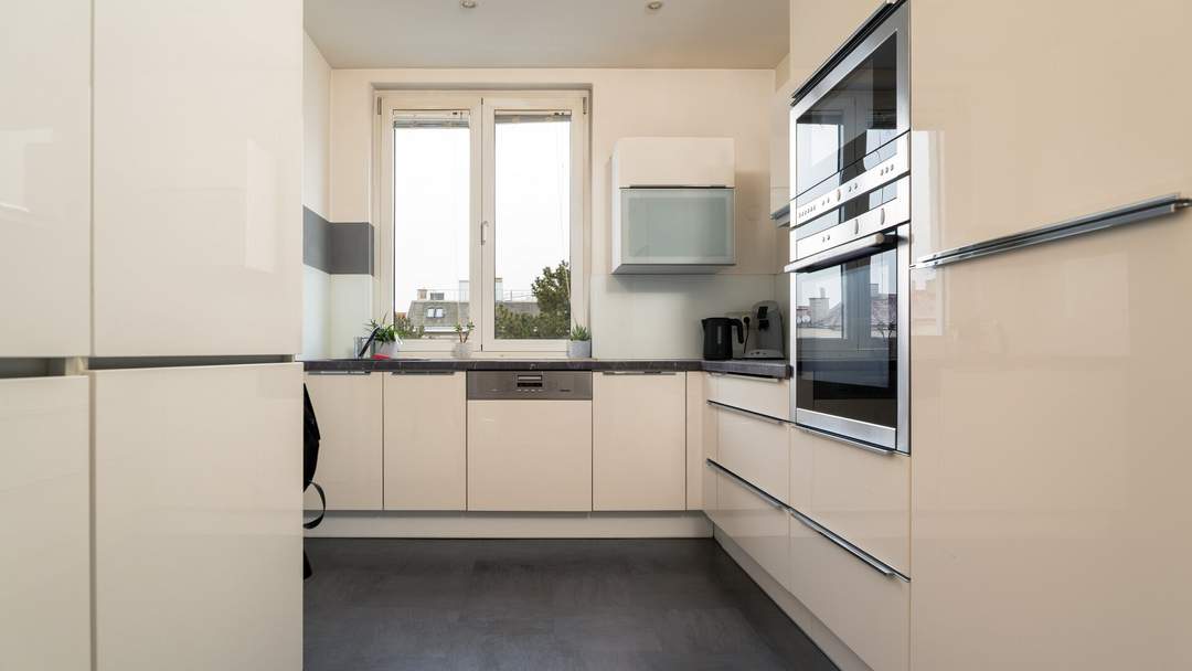 Modernes Wohnen mit Wohlfühlfaktor - 2 Zimmer + Kabinett und Balkon in 1210 !