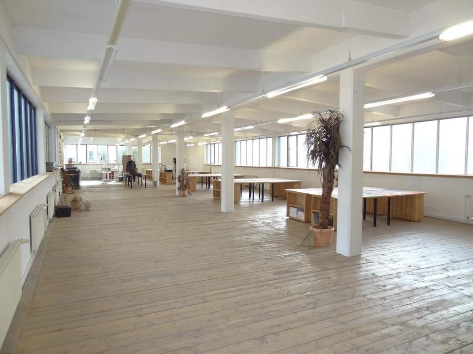 Verkehrsgünstig gelegenes Loft Büro im "Industrial Style" mit Parkplätzen neu zu vermieten