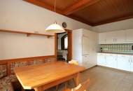 Großzügiges, sanierungsbedürftiges Altbauhaus mit Charakter und Potenzial