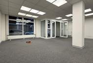 Sichtbares Büro mit großer Glasfront, Seminarraum und Klimaanlage