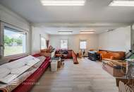 Attraktives Gewerbejuwel: Lagerhalle + Büroflächen mit Photovoltaik direkt am Bahnhof