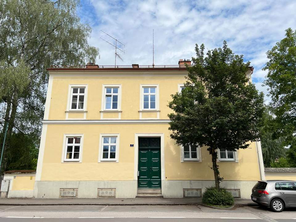 Herrschaftliche 140 m² Wohnung - Zentrumsnah und im Grünen!