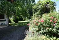 Wohnhaus mit uneinsehbarem großen Garten im Zentrum von Kilb