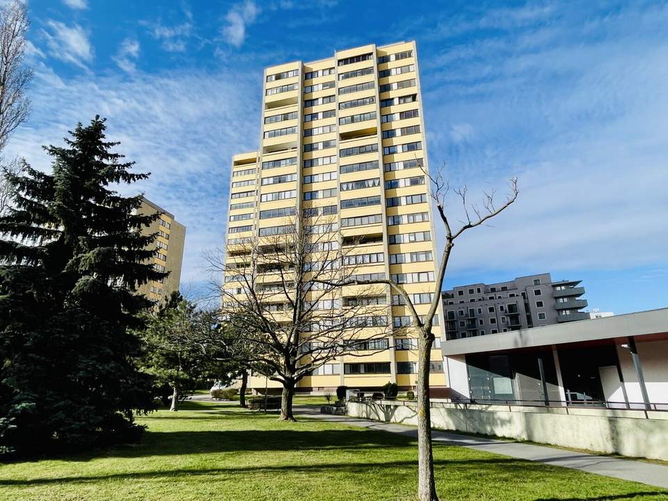 JUWEL im 11. Wiener Gemeindebezirk, Fernblick, tolle 3 Zimmerwohnung mit Loggia im 8. Liftstock