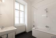 Komplett hofseitg ausgerichtete Stilaltbauwohnung im Jugendstiljuwel Schottenfelder Hof | Blick in den grünen Innenhof | Ideal auch zur WG-Nutzung